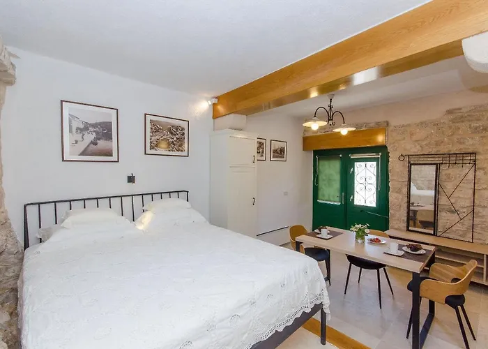 Apartment Pavlimir Stomorska